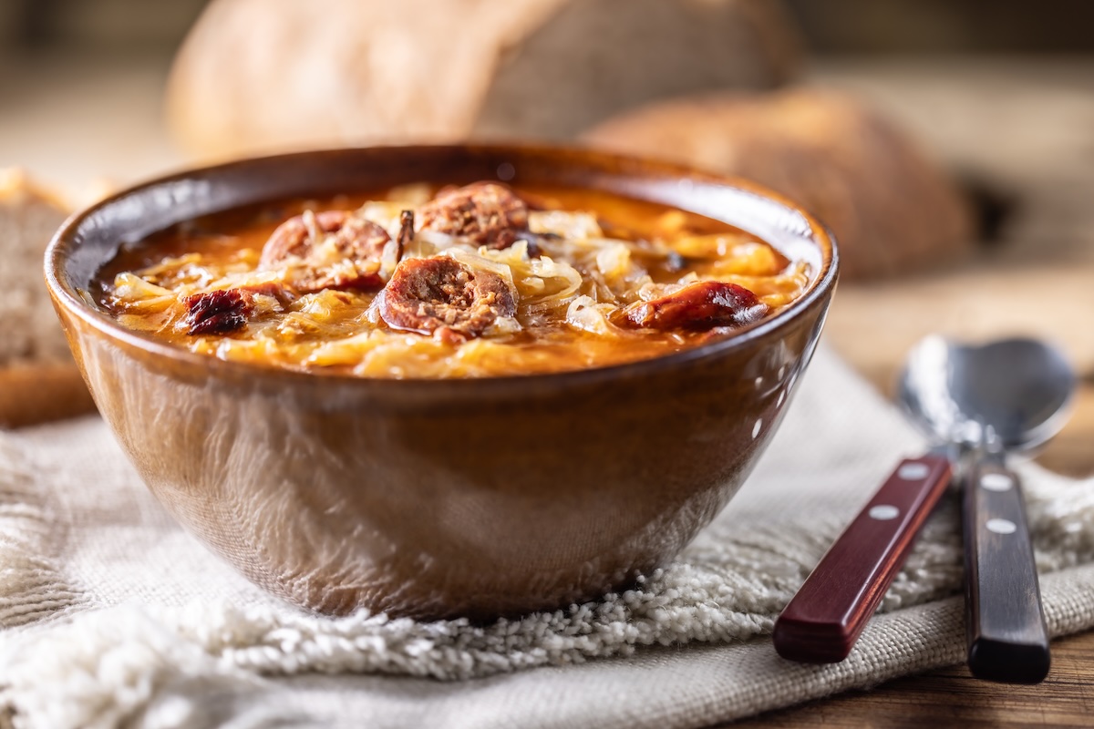 Rýchla kapustnica z kyslej kapusty s klobásou