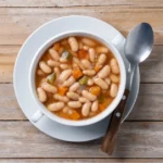 Fazuľová polievka z konzervy