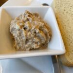 Fit tuniaková pomazánka bez majonézy s chlebom