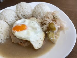 Kurací steak s volským okom s ryžou