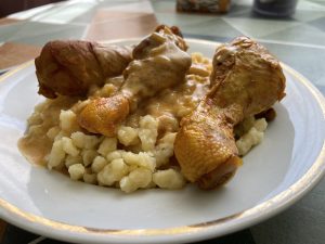 Aké mäso je najlepšie na perkelt? Kuracie stehná, prsia alebo bravčové?