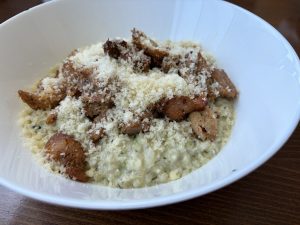 Krémové cuketové rizoto s kuracím mäsom a parmezánom