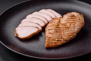Recept z údených kuracích pŕs – 6 nápadov na rýchly obed aj večeru