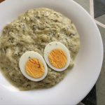 Jednoduchý cuketový prívarok, recept hotový do 25 minút Cuketový prívarok s kôprom a vareným vajíčkom
