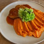 Rýchle mrkvové pyré, jednoduchý recept Krémové mrkvové pyré ako príloha na tanieri