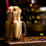 Frappé recept: dokonalá ľadová káva s penou krok za krokom Frappé so šľahačkou a čokoládovou polevou