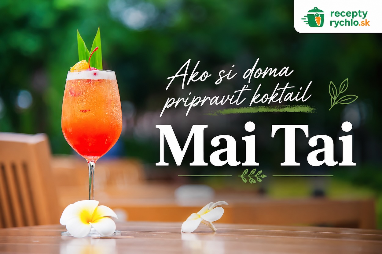 Koktail Mai Tai s ľadom a tropickou ovocnou ozdobou