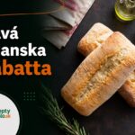 Pravá talianska ciabatta: chrumkavá kôrka a recept krok za krokom Tri bochníky talianskej ciabatty s olivami a olivovým olejom