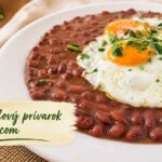 Fazuľový prívarok s vajcom: jednoduchý domáci recept Fazuľový prívarok s vajcom – volské oká na fazuľovom prívarku