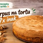 Korpus na tortu 7x inak: vyskúšajte piškótový, orechový aj mrkvový Upečený okrúhly tortový korpus na drevenej doske vedľa vlašských orechov